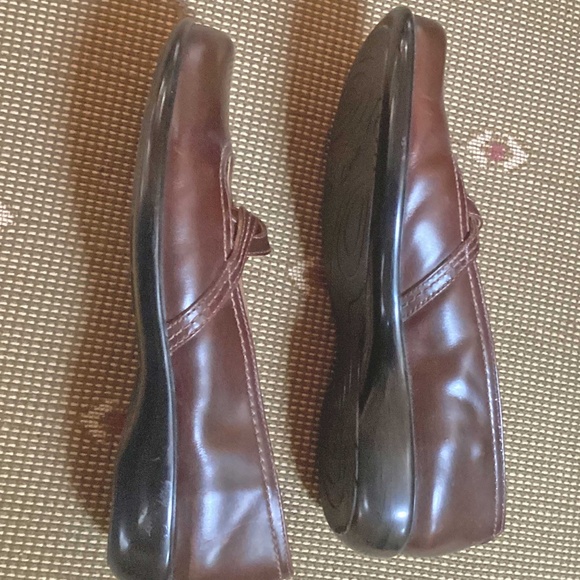Clarks Mary Jane Slip-Ons Brown Leather 7.5 EUC - Picture 5 of 9